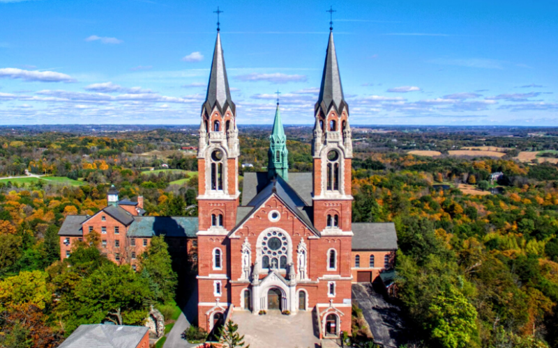 Basilica-Front-Rotator