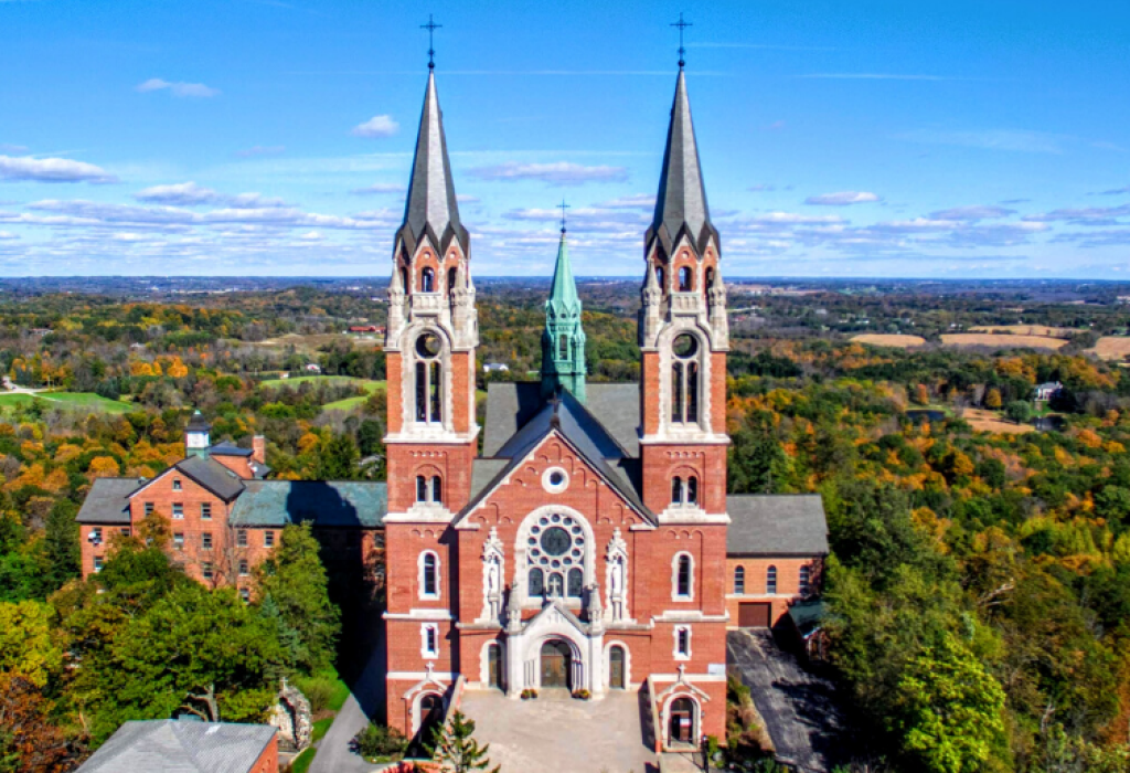 Basilica-Front-Rotator