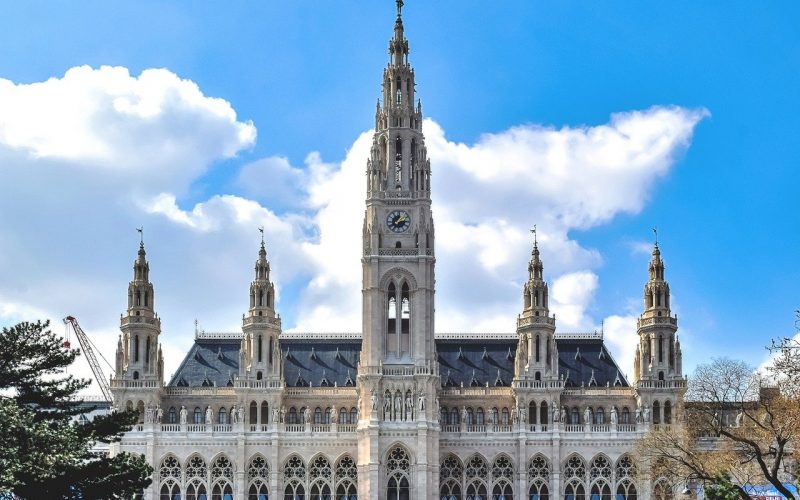 vienna-city-hall-7971742_1280